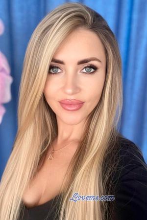 225271 - Valentina Age: 42 - Ukraine